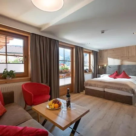 Konukevi Hottererhof 3*